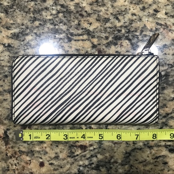 Coach wallet 3/4 zip - Picture 8 of 8